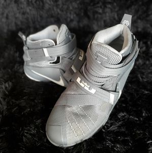 LeBron Soldier 9 Cool Grey